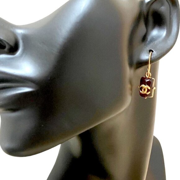 CHANEL CC Logos Red Gripoix Stones Hook Earrings Gold Tone 99P Auth w/Box - Picture 2 of 8